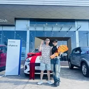 Bàn giao xe Hyundai cho khách hàng tại Quảng Ninh